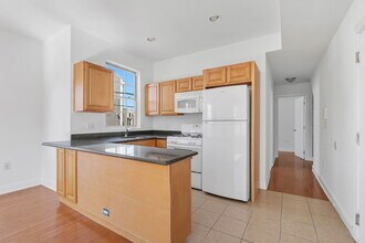 621 N 33rd St in Philadelphia, PA - Building Photo - Building Photo