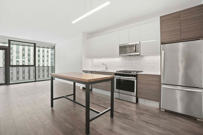 property at 421 W Hubbard St