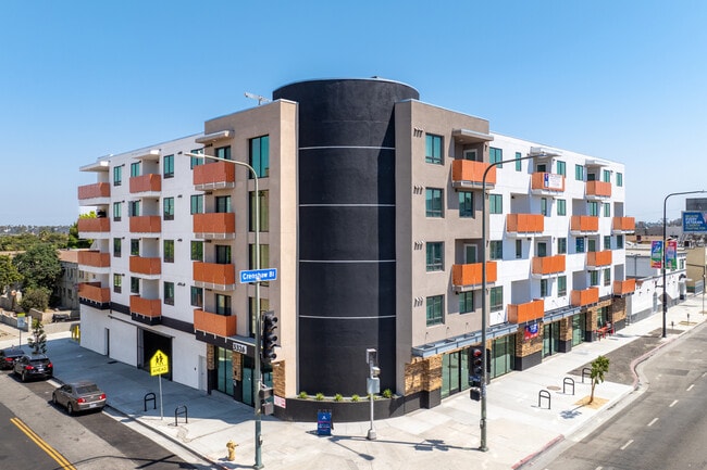 5300 Crenshaw
