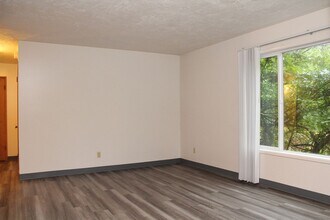930 SW Gibbs St in Portland, OR - Building Photo - Building Photo