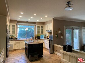 11320 Broadview Dr in Moorpark, CA - Building Photo - Building Photo