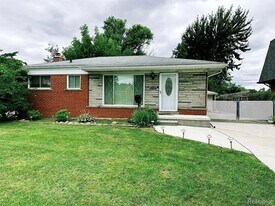 11709 Hovey St in Warren, MI - Building Photo