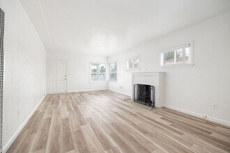 4380-88 McClintock St in San Diego, CA - Building Photo - Building Photo