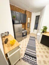 235 E 89th St in New York, NY - Building Photo - Building Photo