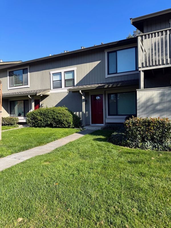 property at 4894 Rue Le Mans