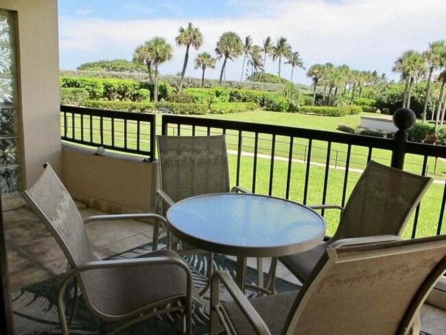 101 Ocean Bluffs Blvd in Jupiter, FL - Building Photo - Building Photo