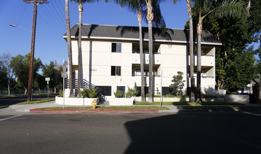 Carpenter Village in North Hollywood, CA - Building Photo - Building Photo