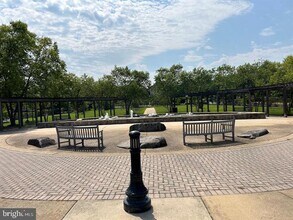 5658 Lierman Cir in Centreville, VA - Building Photo - Building Photo