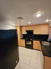 8401 W Sample Rd in Coral Springs, FL - Foto de edificio - Building Photo