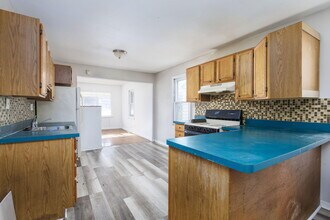 621 E Meyers Ave in Hazel Park, MI - Building Photo - Building Photo