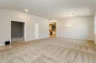 3400 Fashion St in Oak Point, TX - Foto de edificio - Building Photo
