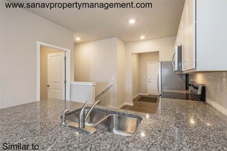 3089 NW Irvinedale Dr in Ankeny, IA - Building Photo - Building Photo