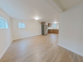 1980-1986 Emerald Alley in Eugene, OR - Building Photo