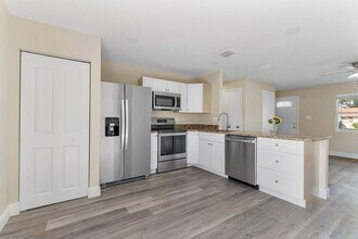 140 S Marjorie Ct in Merritt Island, FL - Building Photo - Building Photo