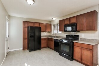 2095 Collier Dr in Florissant, MO - Building Photo - Building Photo