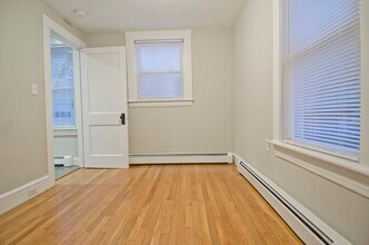 42 Turner St, Unit 1 in Quincy, MA - Building Photo - Building Photo