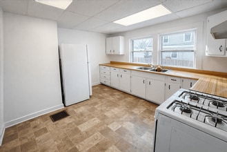 1106 Burr St in Jackson, MI - Building Photo - Building Photo