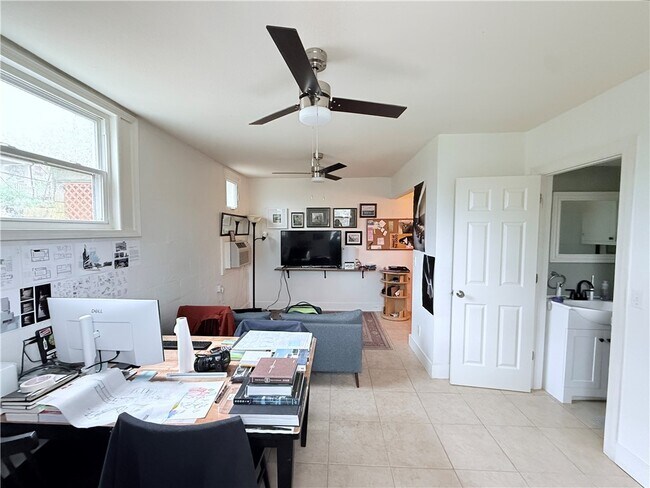 101 S W Ave in Fayetteville, AR - Building Photo - Building Photo