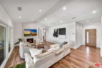 19841 Henshaw St in Los Angeles, CA - Building Photo - Building Photo