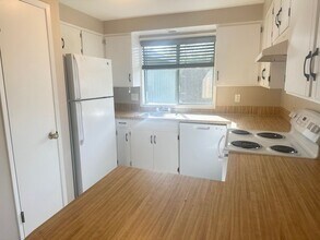 908 Pecan Ct in Newberg, OR - Building Photo - Building Photo