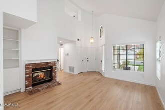 4139 Lost Springs Dr in Calabasas, CA - Building Photo - Building Photo