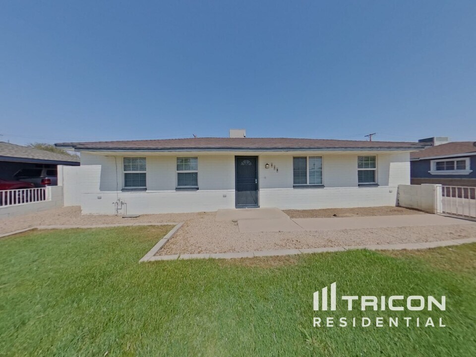 619 S Sirrine in Mesa, AZ - Building Photo