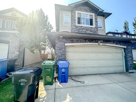 1005 Panorama Hills Dr NW in Calgary, AB - Building Photo