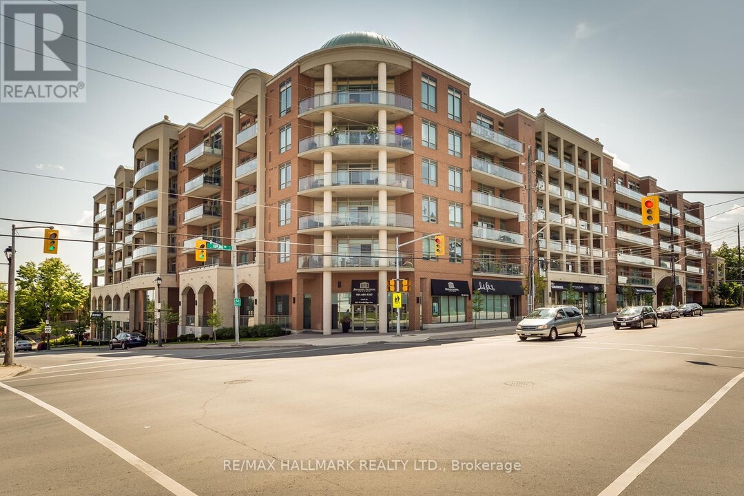 281-281 Woodbridge Ave in Vaughan, ON - Building Photo