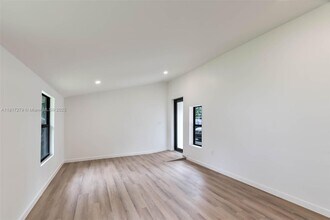 25 NW 78th St in Miami, FL - Building Photo - Building Photo