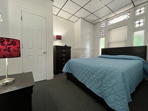 79 Montvale Ave in Woburn, MA - Foto de edificio - Building Photo