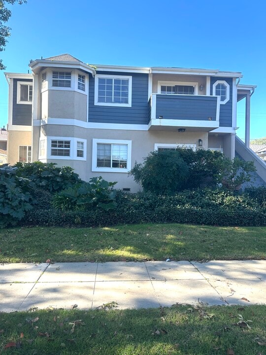 525 S Main St, Unit 2 in Burbank, CA - Building Photo