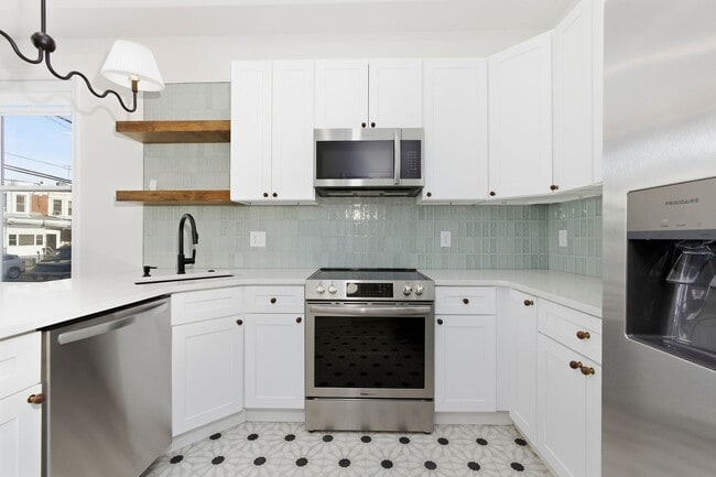 property at 2926 W Oxford St