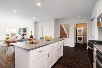 Viking Lakes Residences in Eagan, MN - Building Photo - Building Photo