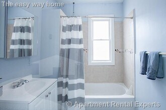 3 Kinnaird St, Unit #3 in Cambridge, MA - Foto de edificio - Building Photo