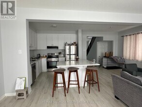 712 Quilter Row in Ottawa, ON - Building Photo - Building Photo