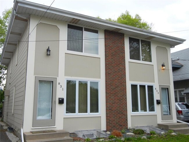 property at 831 Weeks Ave SE