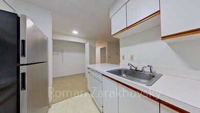 25 Webster Ave, Unit 404 in Somerville, MA - Building Photo - Building Photo