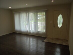 4513 David Ln in Crystal Lake, IL - Building Photo - Building Photo