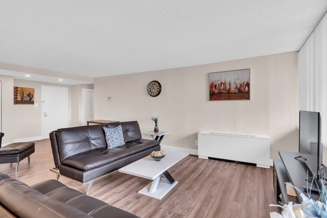 320 23rd St S in Arlington, VA - Building Photo