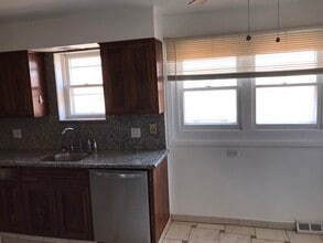 3821 Morse Ave in Lincolnwood, IL - Building Photo - Building Photo