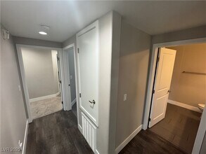 11885 Tevare Ln in Las Vegas, NV - Building Photo - Building Photo