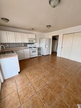 664 Rembert Tr SW in Albuquerque, NM - Foto de edificio - Building Photo