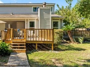 71 Hideaway Dr in Friendswood, TX - Building Photo - Building Photo