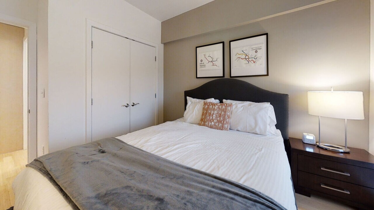 1001 Boylston St, Unit 504 in Boston, MA - Building Photo
