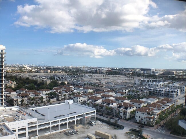 5252 NW 85th Ave in Doral, FL - Building Photo - Building Photo