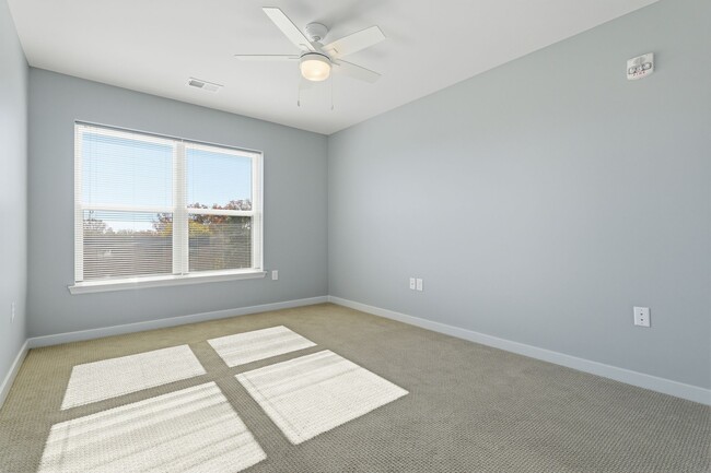 Bracken Square in Silver Spring, MD - Foto de edificio - Building Photo