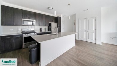 2200 Progress Pkwy, Unit 441 in Schaumburg, IL - Foto de edificio - Building Photo