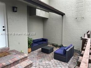 10040 NW 9th Street Cir, Unit # 202 in Miami, FL - Building Photo - Building Photo