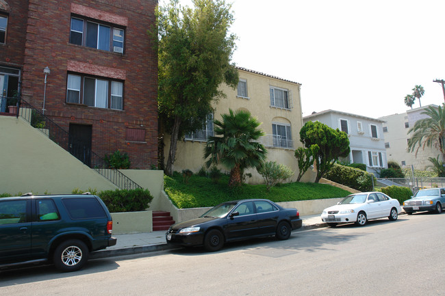 134 S Coronado St in Los Angeles, CA - Building Photo - Building Photo