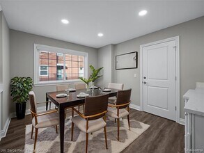 895 Harcourt Rd in Grosse Pointe Park, MI - Foto de edificio - Building Photo